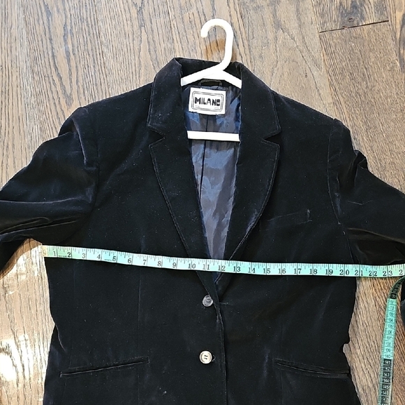 VINTAGE Milano Black Velvet Blazer - Picture 4 of 6
